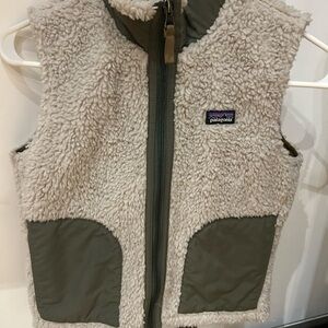 Patagonia Cream Fleece Vest with Olive Details